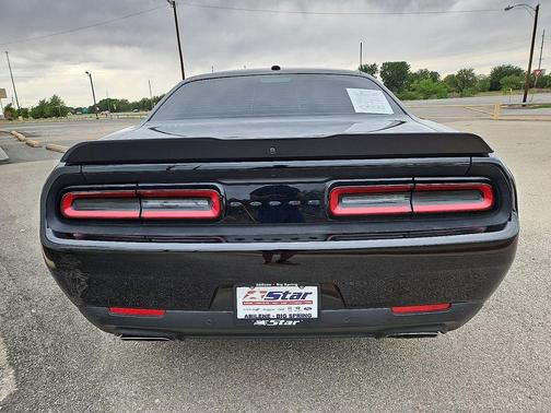 Pitch Black Clearcoat 2023 Dodge Challenger R/T
