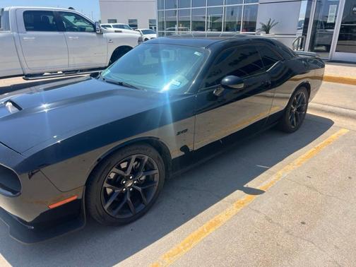 Pitch Black Clearcoat 2023 Dodge Challenger R/T
