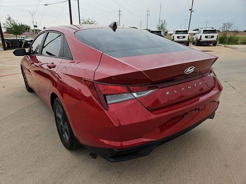 Scarlet Red Pearl 2022 Hyundai ELANTRA SEL