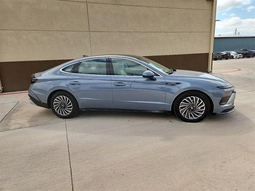 2025 Hyundai SONATA Hybrid Limited