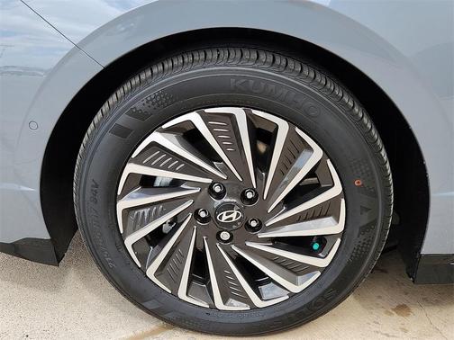 2025 Hyundai SONATA Hybrid Limited