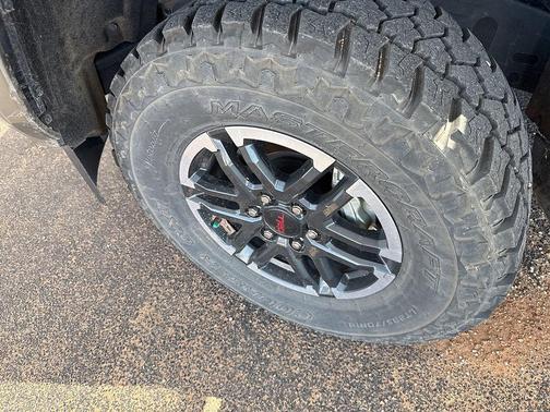 Bronze 2025 Toyota Tacoma TRD Sport