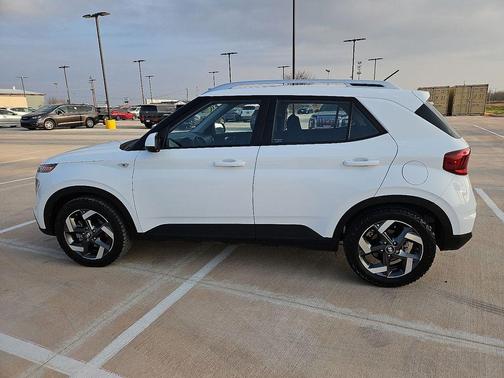 2023 Hyundai VENUE SEL