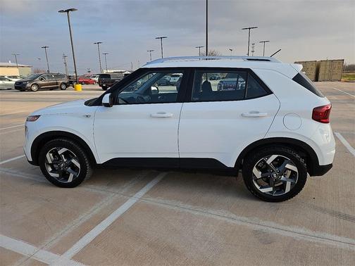 2023 Hyundai VENUE SEL