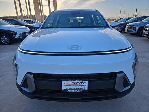 2026 Hyundai KONA SE