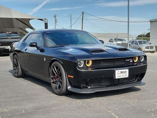 Pitch Black Clearcoat 2023 Dodge Challenger SRT Hellcat