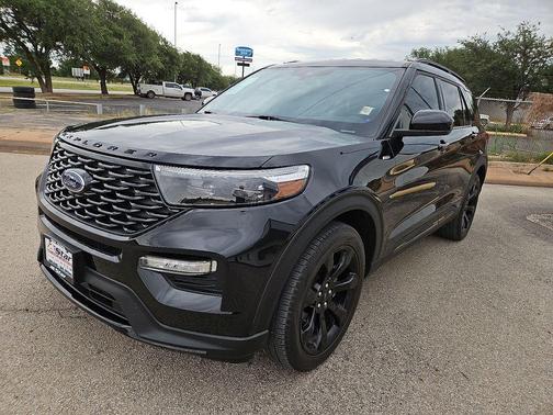 Black Metallic 2024 Ford Explorer ST-Line