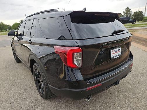 Black Metallic 2024 Ford Explorer ST-Line