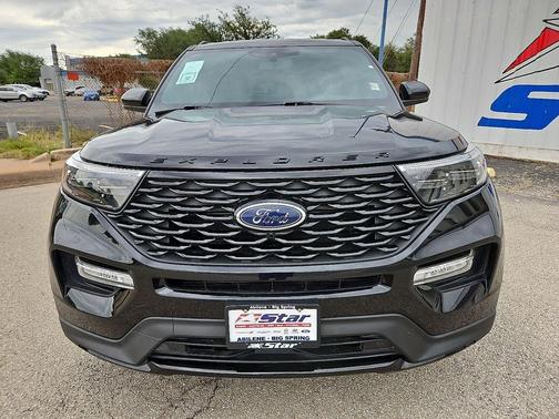 Black Metallic 2024 Ford Explorer ST-Line