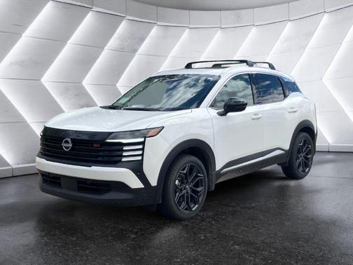 Aspen White Tri 2026 Nissan Kicks SR