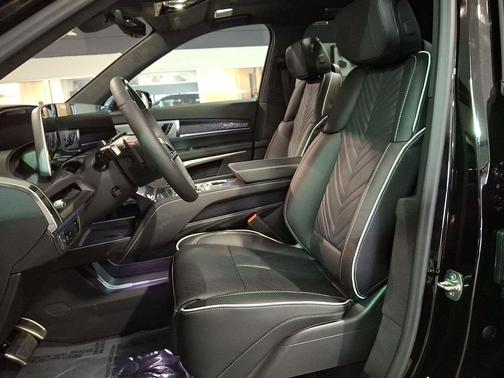 2026 Cadillac VISTIQ Platinum