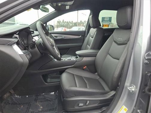 2025 Cadillac XT5 Luxury