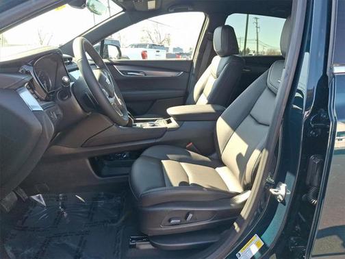 2025 Cadillac XT5 Luxury