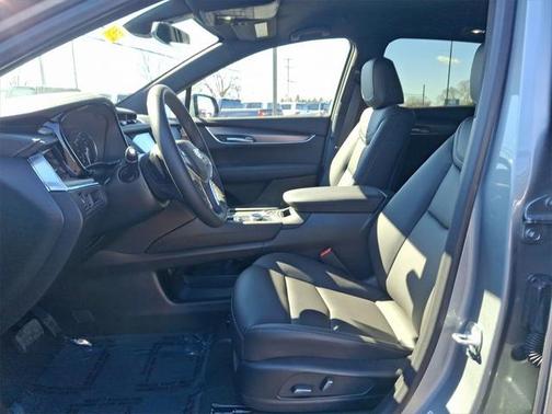 2025 Cadillac XT5 Luxury