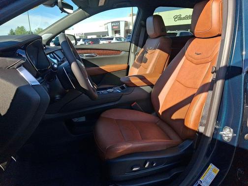 2026 Cadillac XT5 Sport