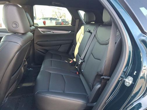 2025 Cadillac XT5 Luxury