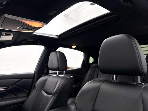 2019 INFINITI Q70 3.7 LUXE