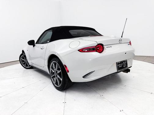 Snowflake White Pearl 2023 Mazda MX-5 Miata Grand Touring