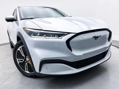 2022 Ford Mustang Mach-E Select