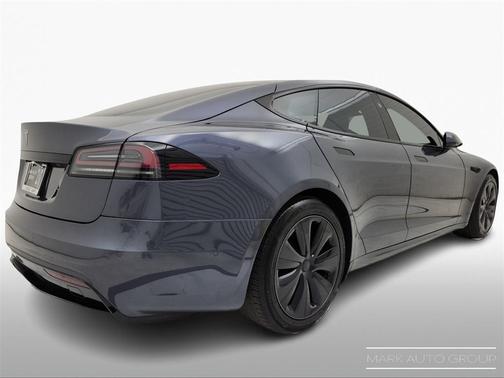 2022 Tesla Model S Base