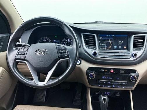 2017 Hyundai TUCSON SE Plus