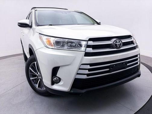 2018 Toyota Highlander SE