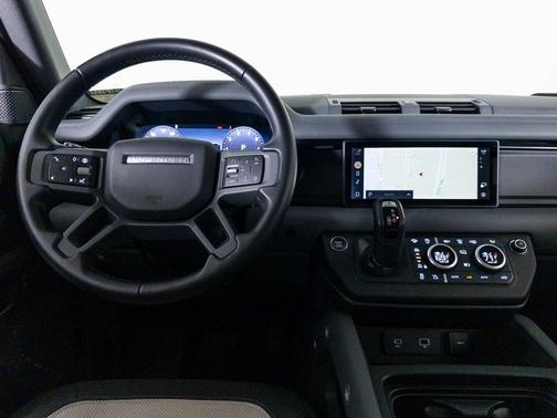 2024 Land Rover Defender P400 X-Dynamic SE