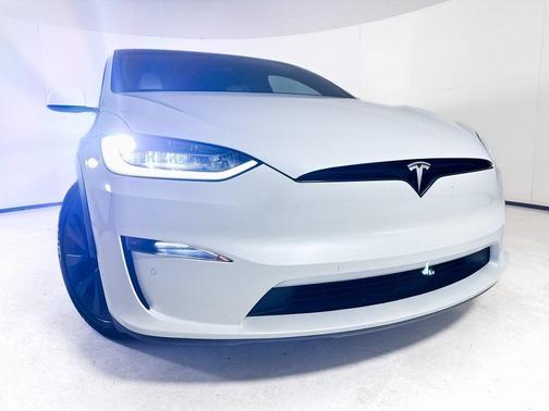 2022 Tesla Model X Base
