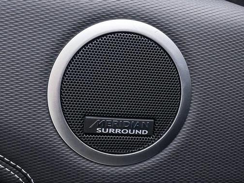 2023 Land Rover Discovery P360 Metropolitan Edition