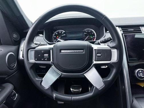2023 Land Rover Discovery P360 Metropolitan Edition