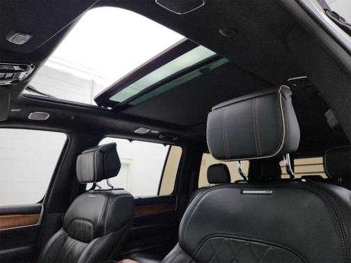 2022 Jeep Grand Wagoneer Series III