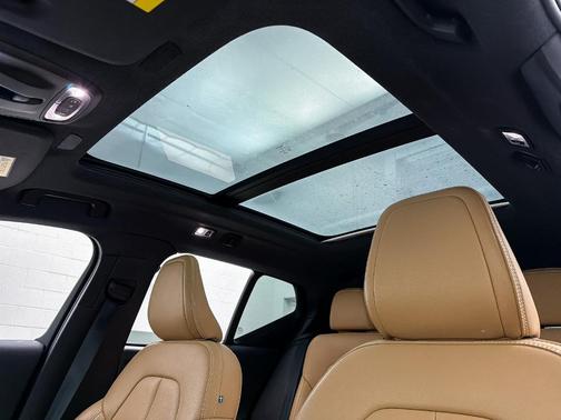 2021 Volvo XC40 T5 Inscription