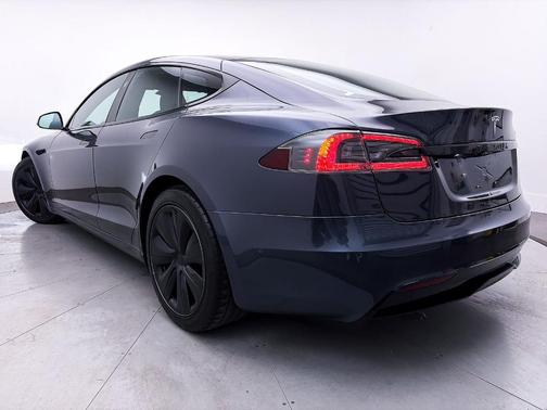 2022 Tesla Model S Base