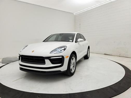 2022 Porsche Macan Base