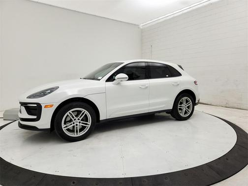 2022 Porsche Macan Base