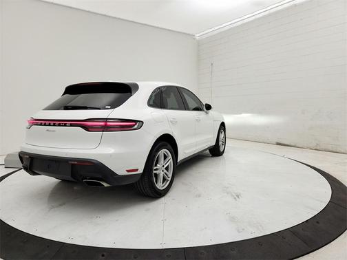 2022 Porsche Macan Base