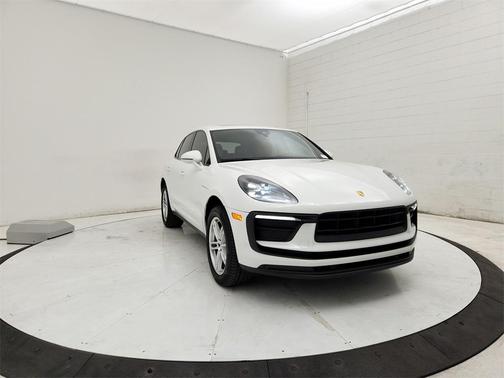 2022 Porsche Macan Base