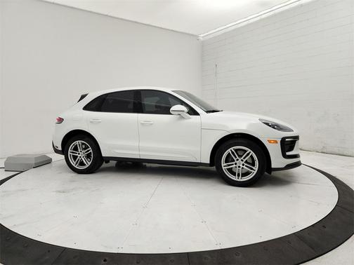 2022 Porsche Macan Base