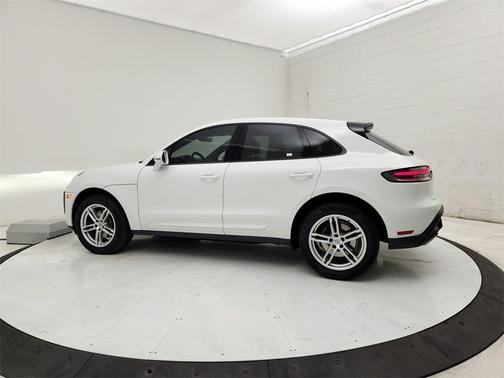 2022 Porsche Macan Base