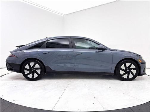 2023 Hyundai IONIQ 6 SE Standard Range