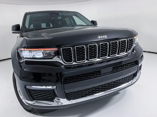 Photo 2 of 58 of 2022 Jeep Grand Cherokee L Limited