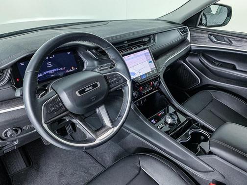 Photo 4 of 58 of 2022 Jeep Grand Cherokee L Limited