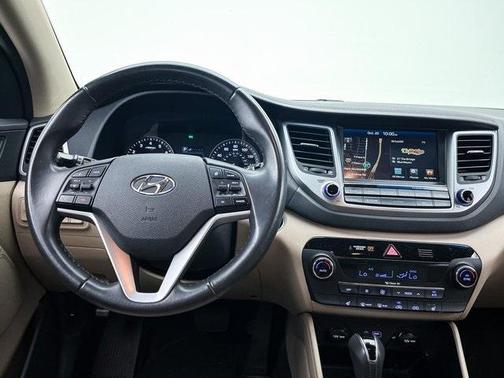 2017 Hyundai TUCSON SE Plus