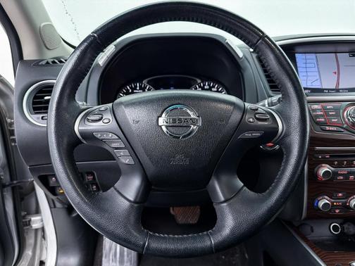 2017 Nissan Pathfinder Platinum