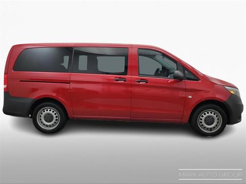 2016 Mercedes-Benz Metris Base