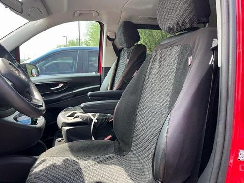 2016 Mercedes-Benz Metris Base
