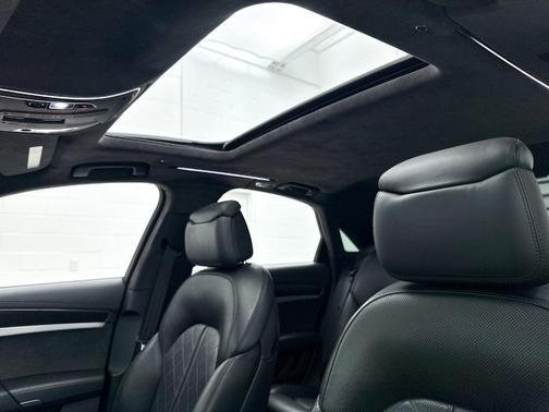 2014 Audi S8 4.0T quattro