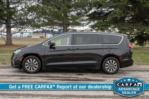 2023 Chrysler Pacifica Hybrid Touring L
