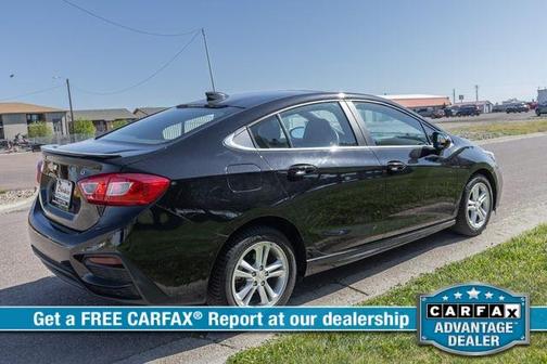 Black 2017 Chevrolet Cruze LT