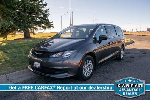 2022 Chrysler Voyager LX